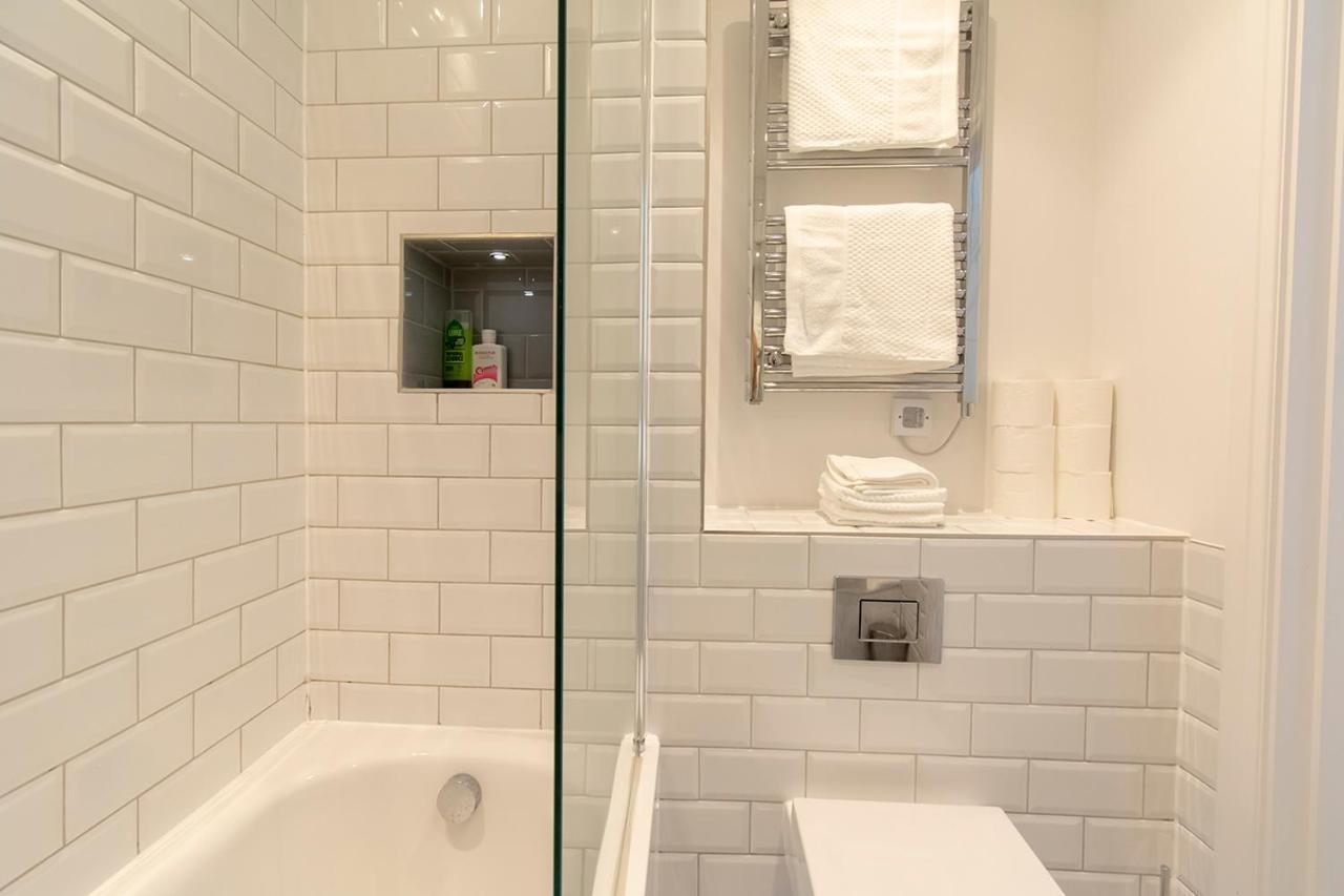 Modern 1 Bed Flat 2 Mins Walk From Restaurants Bars Clubs & Beach! Wow! Apartman Bournemouth Kültér fotó