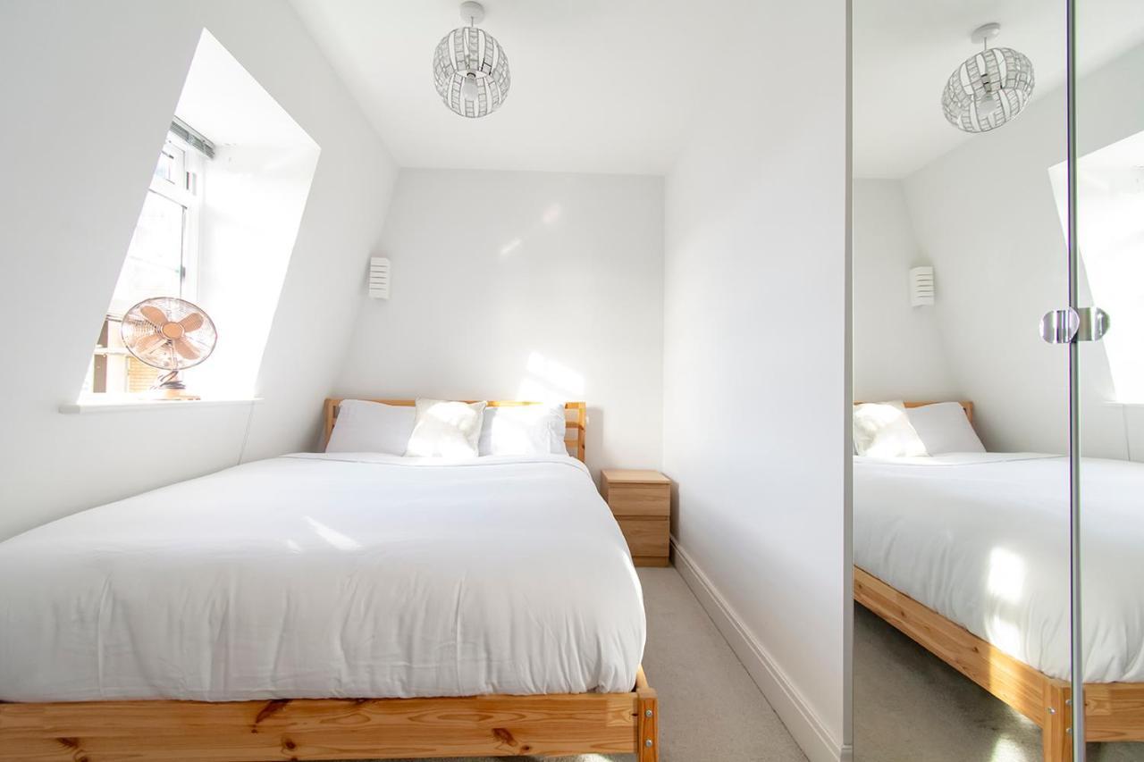 Modern 1 Bed Flat 2 Mins Walk From Restaurants Bars Clubs & Beach! Wow! Apartman Bournemouth Kültér fotó